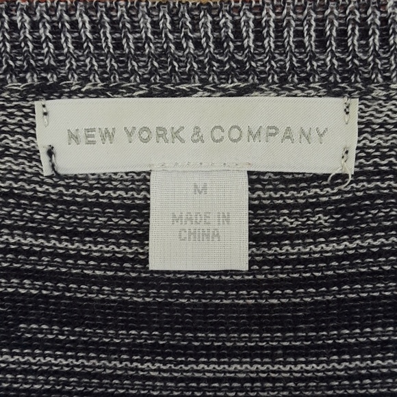 New York & Company v-neck sweater top, sz M - Picture 6 of 8